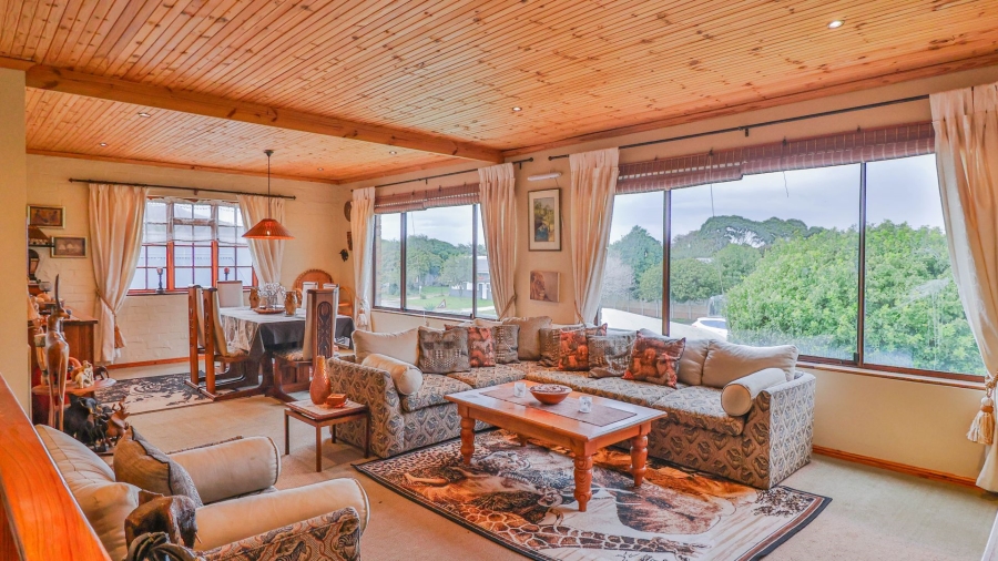 5 Bedroom Property for Sale in Sandbaai Western Cape